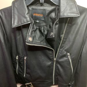 Cropped Motor Black Jacket